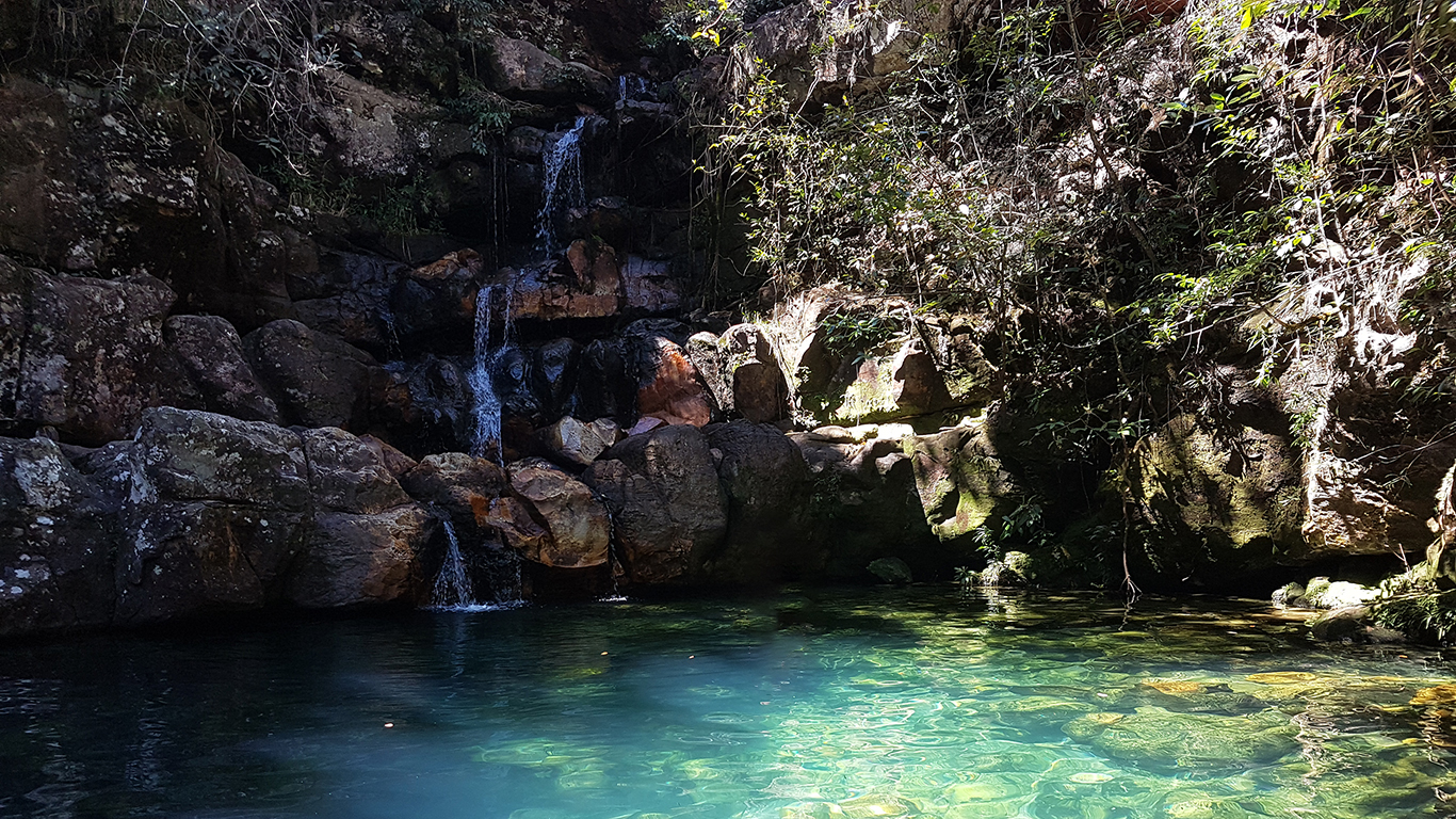 Poço Xamã da cachoeira das loquinhas na época de seca na Chapada dos Veadeiros