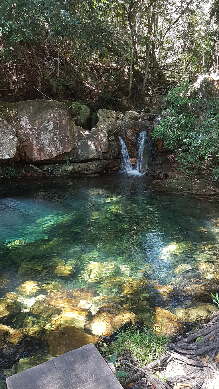Outro poço de águas cristalinas na cachoeira das loquinhas na Chapada dos Veadeiros