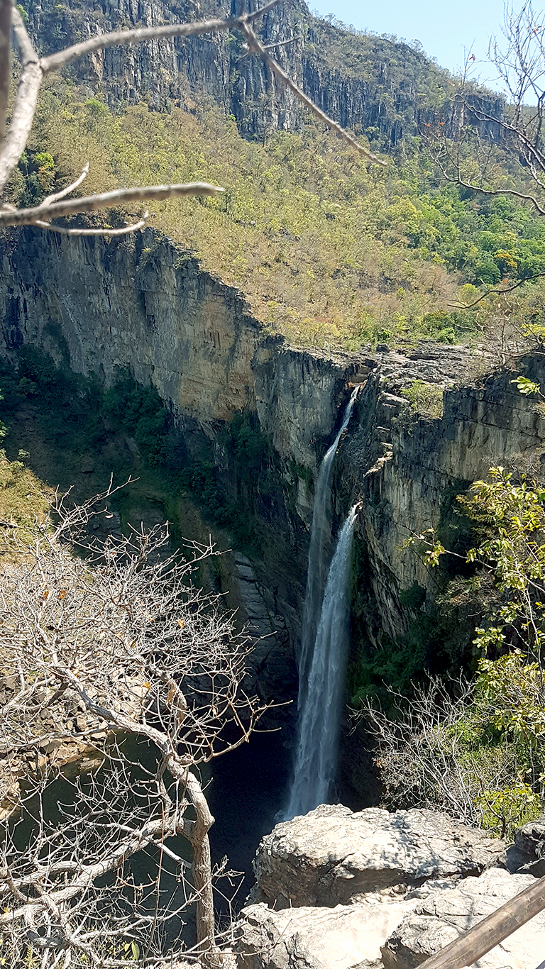 parque nacional da chapada dos veadeiros saltos de 120 metros no mês de setembro