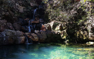 Poço Xamã da cachoeira das loquinhas na época de seca na Chapada dos Veadeiros