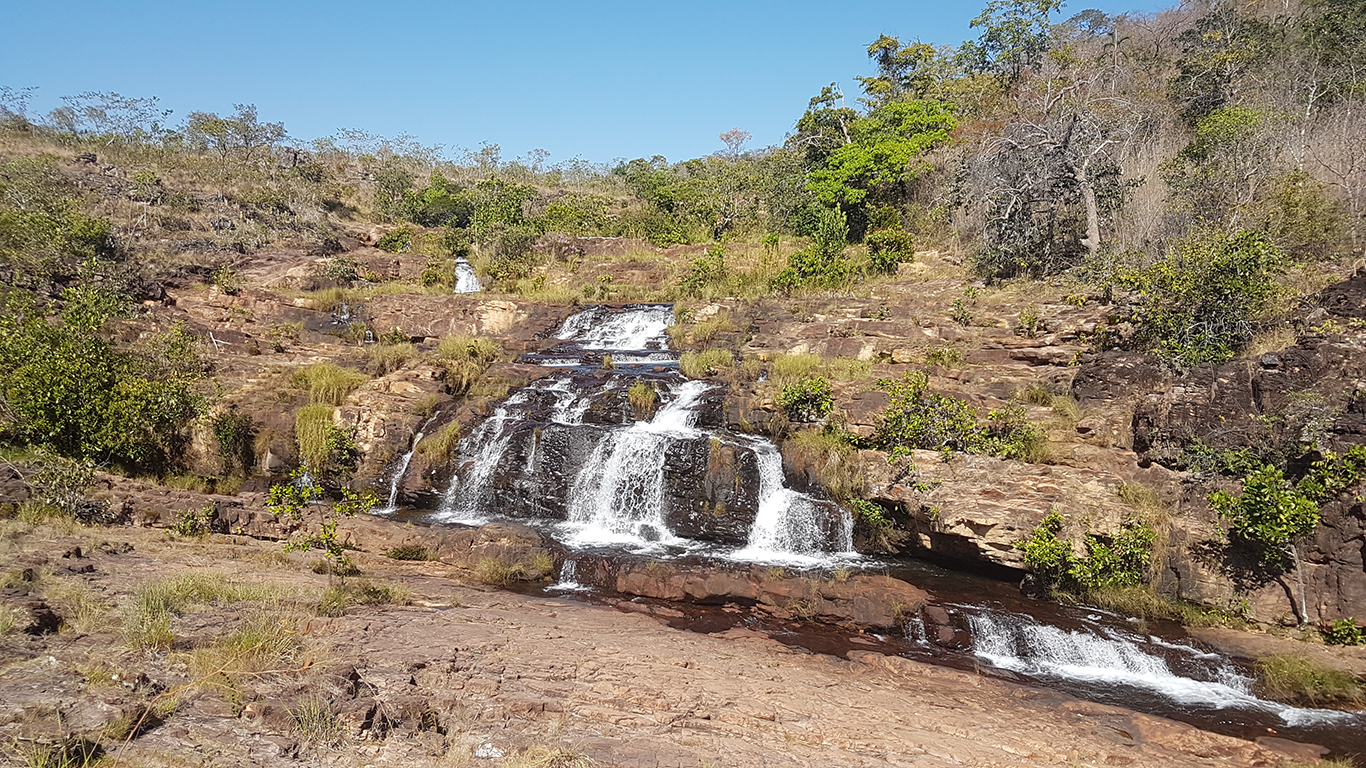 Cachoeira do banho dos Macacos, a primeira queda da trilha do rio macaquinhos